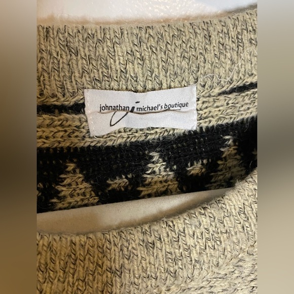 WOMEN’S LONG SLEEVES PULLOVER COLORBLOCK PRINTED PONCHO, M/L - Picture 4 of 5